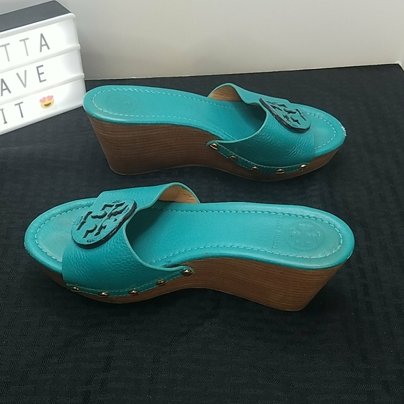 *SOLD* Tory Burch Turquoise Leather Platforms 7.5 - Picture 4 of 7